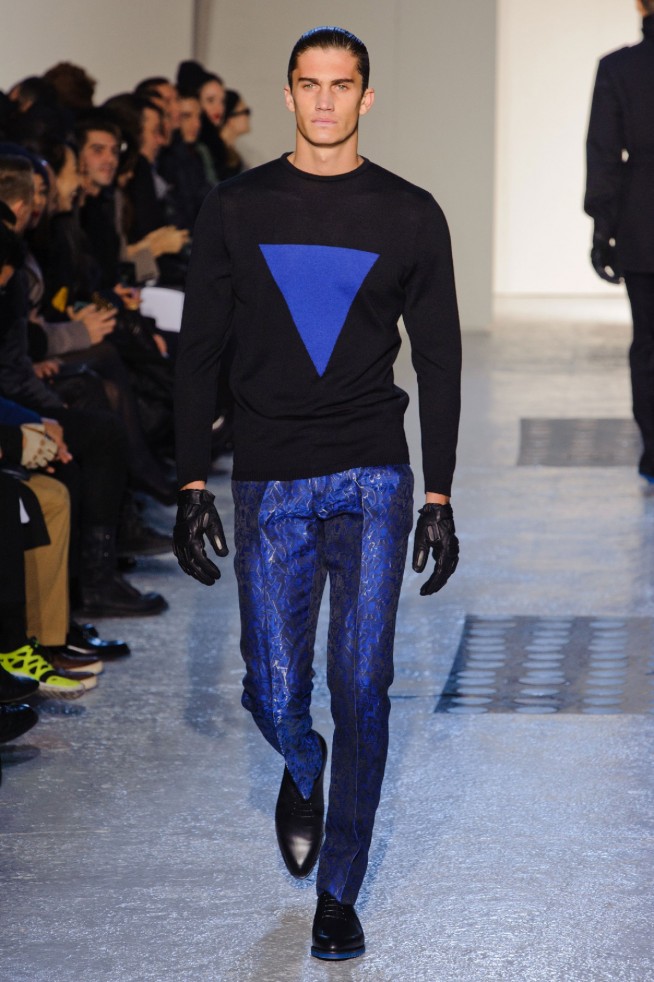 desfile-mugler-paris-mennverno2013-10