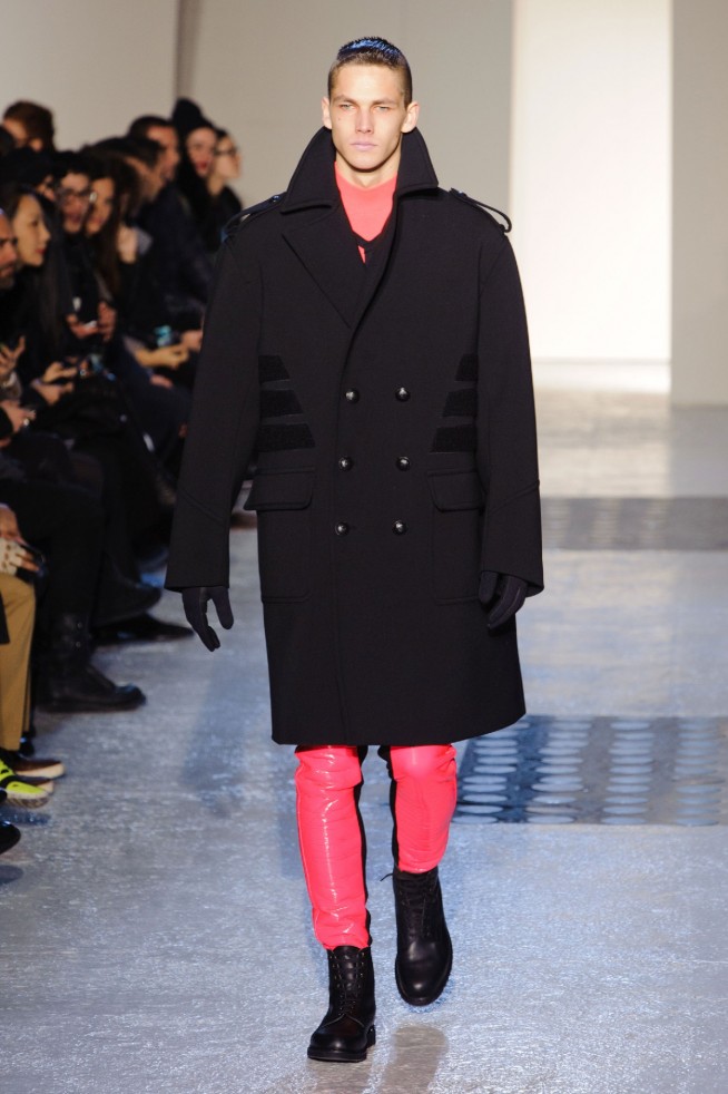 desfile-mugler-paris-mennverno2013-39