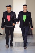 desfile-mugler-paris-mennverno2013-41