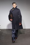 desfile-raf-simons-mennverno2013-02