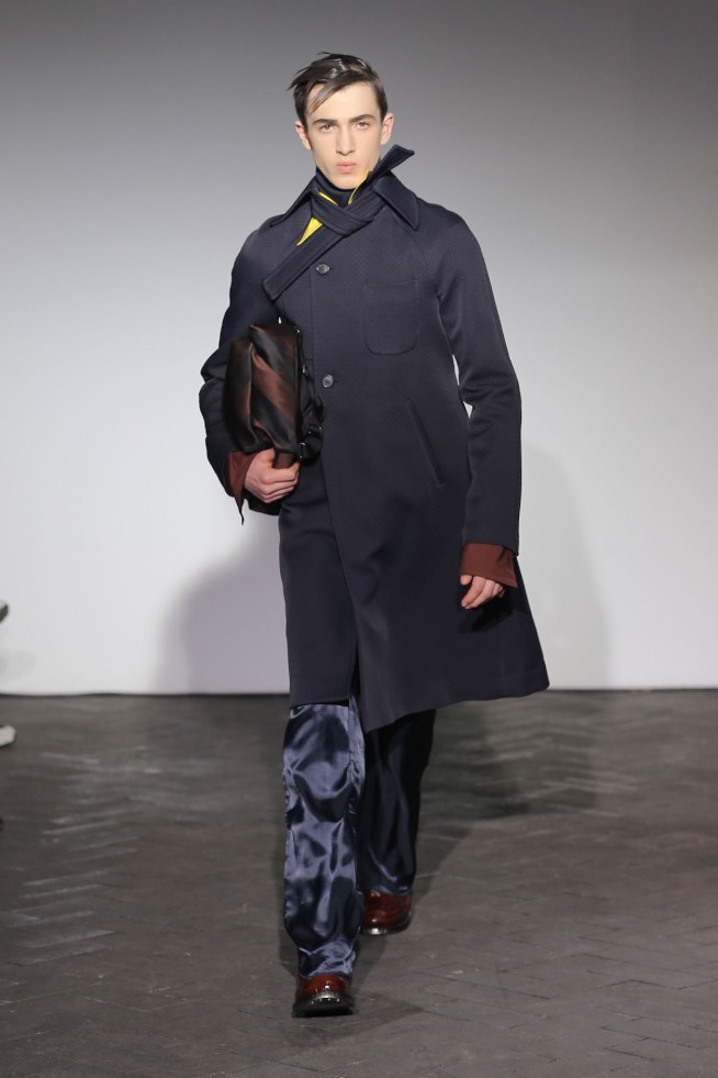 desfile-raf-simons-mennverno2013-02
