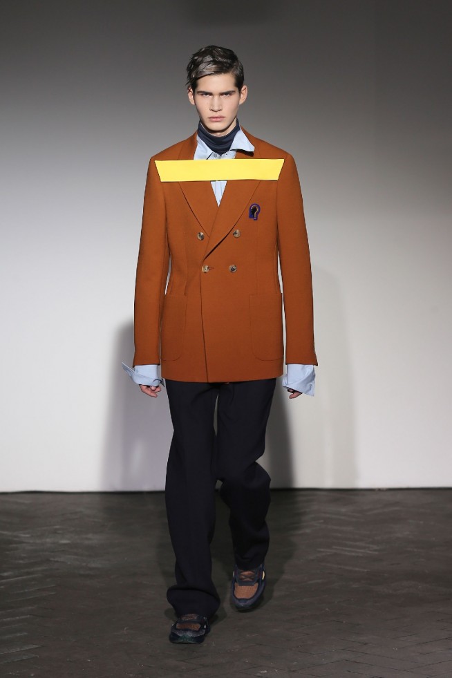 desfile-raf-simons-mennverno2013-17