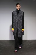 desfile-raf-simons-mennverno2013-19