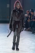 desfile-rick-owens-mennverno2013-15
