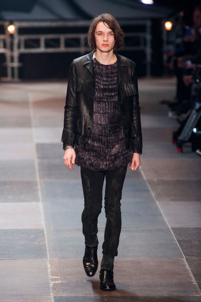 desfile-saint-laurent-paris-men-inv2013-11