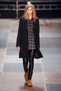 desfile-saint-laurent-paris-men-inv2013-17
