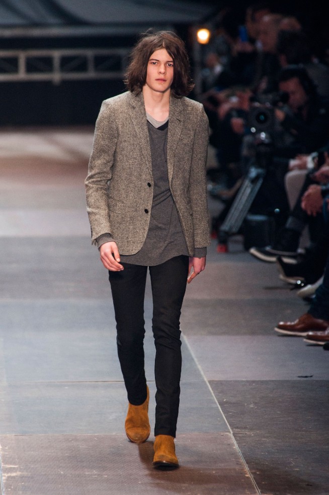 desfile-saint-laurent-paris-men-inv2013-21