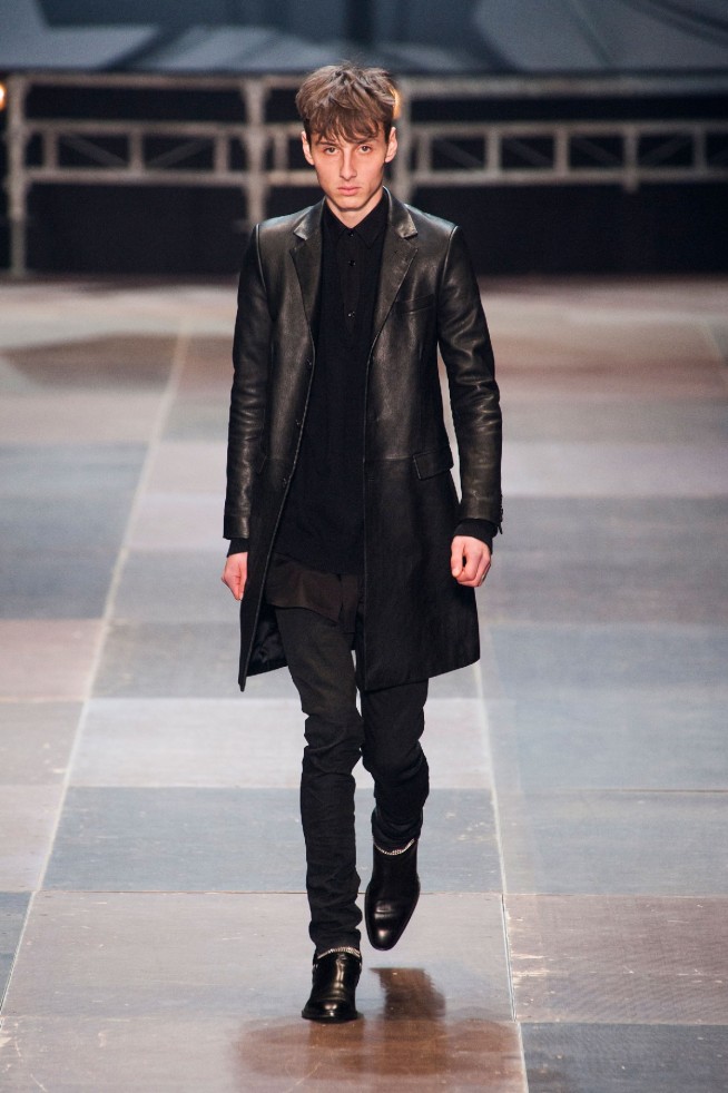 desfile-saint-laurent-paris-men-inv2013-27