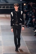 desfile-saint-laurent-paris-men-inv2013-30
