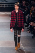 desfile-saint-laurent-paris-men-inv2013-32