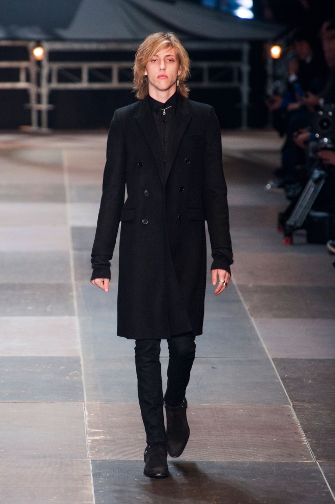 desfile-saint-laurent-paris-men-inv2013-34
