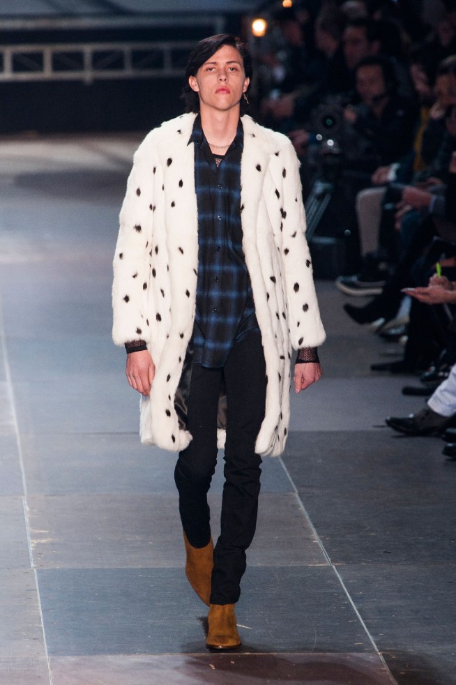 desfile-saint-laurent-paris-men-inv2013-41