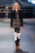 desfile-saint-laurent-paris-men-inv2013-42