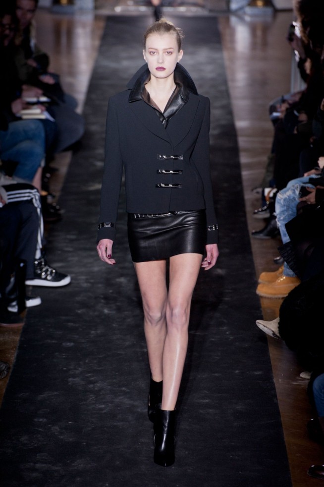 desfile-anthony-vaccarello-inverno2014-03
