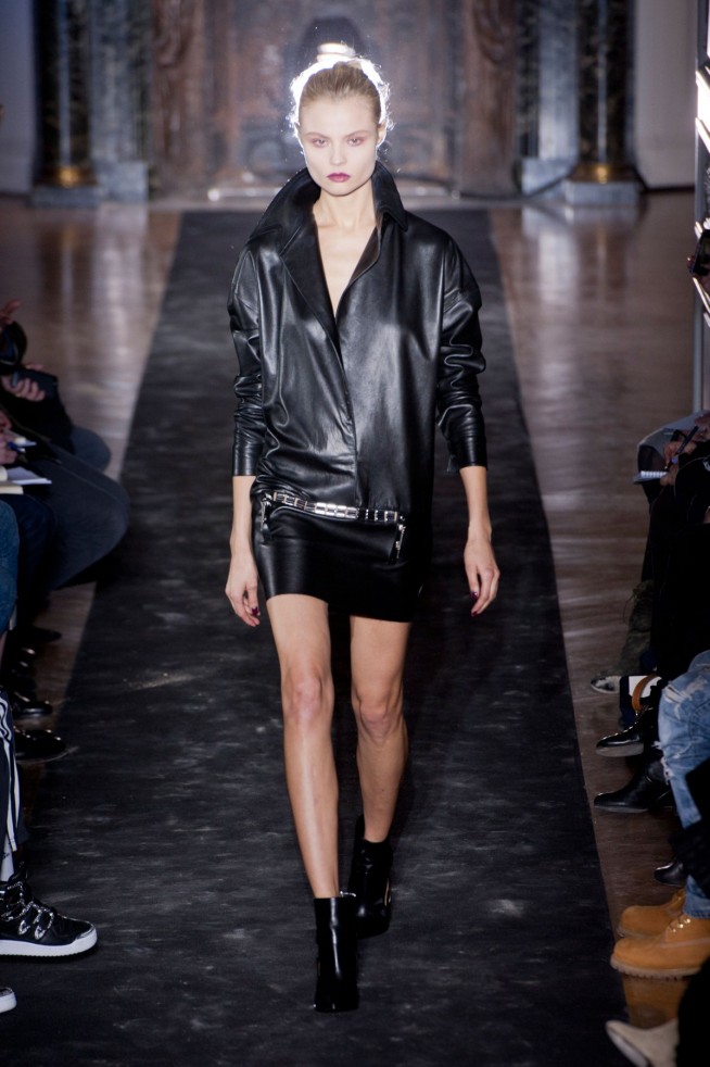 desfile-anthony-vaccarello-inverno2014-04