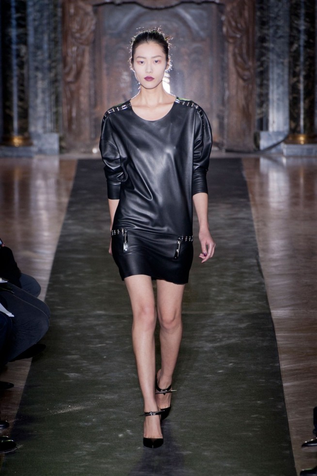 desfile-anthony-vaccarello-inverno2014-07