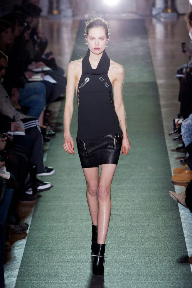 desfile-anthony-vaccarello-inverno2014-08
