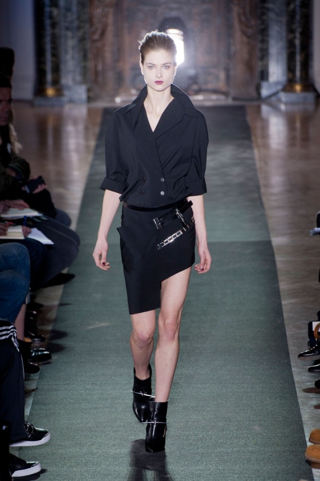 desfile-anthony-vaccarello-inverno2014-09