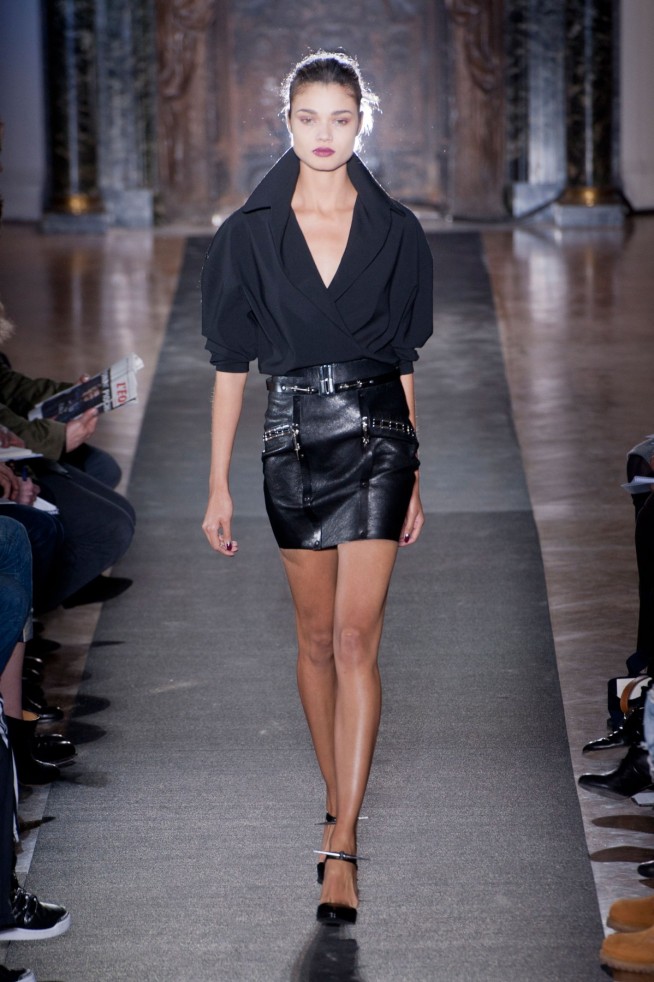 desfile-anthony-vaccarello-inverno2014-16