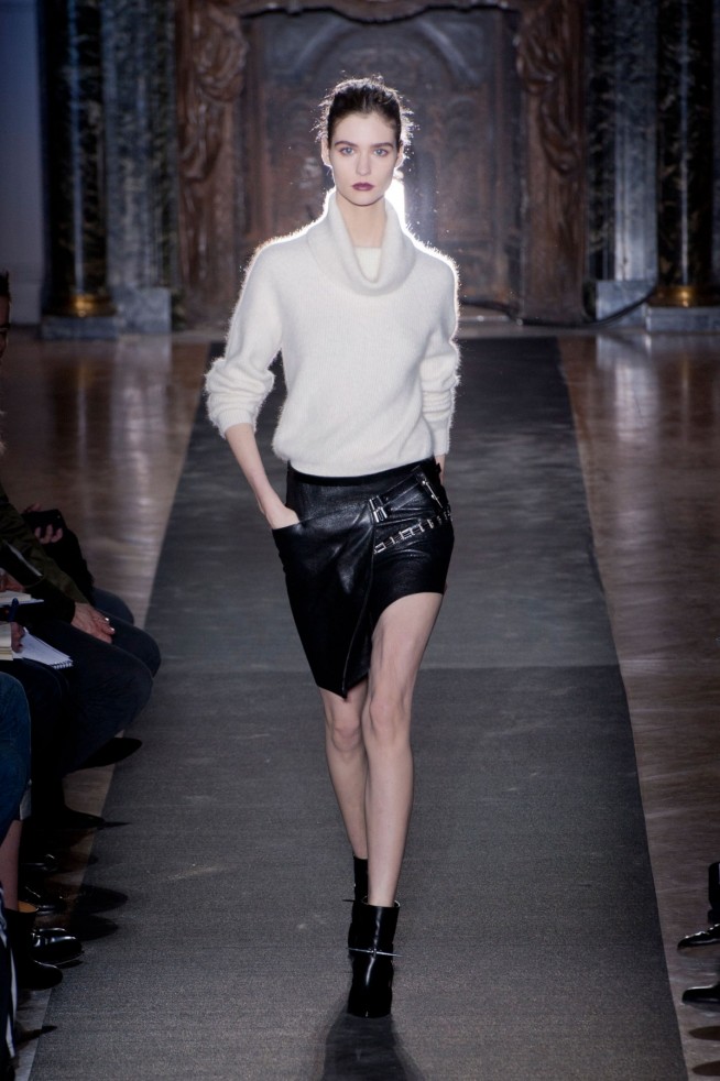 desfile-anthony-vaccarello-inverno2014-18
