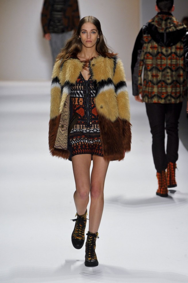 desfile-custo-barcelona-ny-inv2014-37