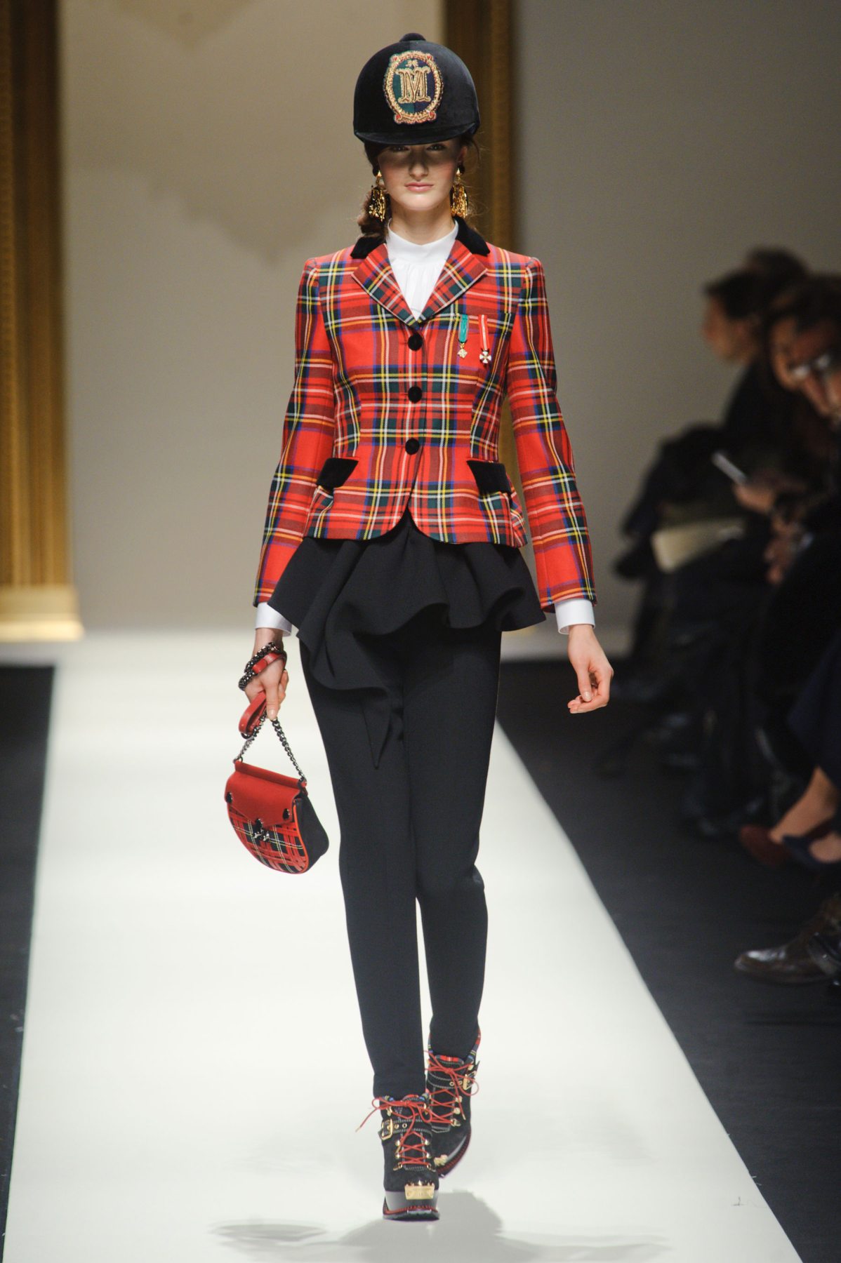 desfile-moschino-inv2014-01