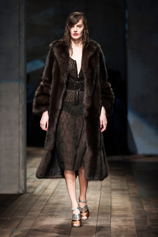 desfile-prada-inverno2014-48