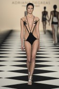 desfile-adrianadegreas-spfw-verao2014-003