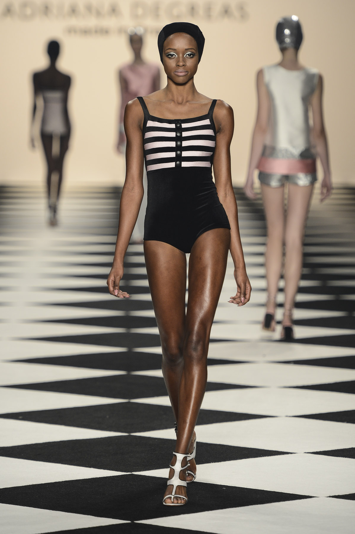 desfile-adrianadegreas-spfw-verao2014-017