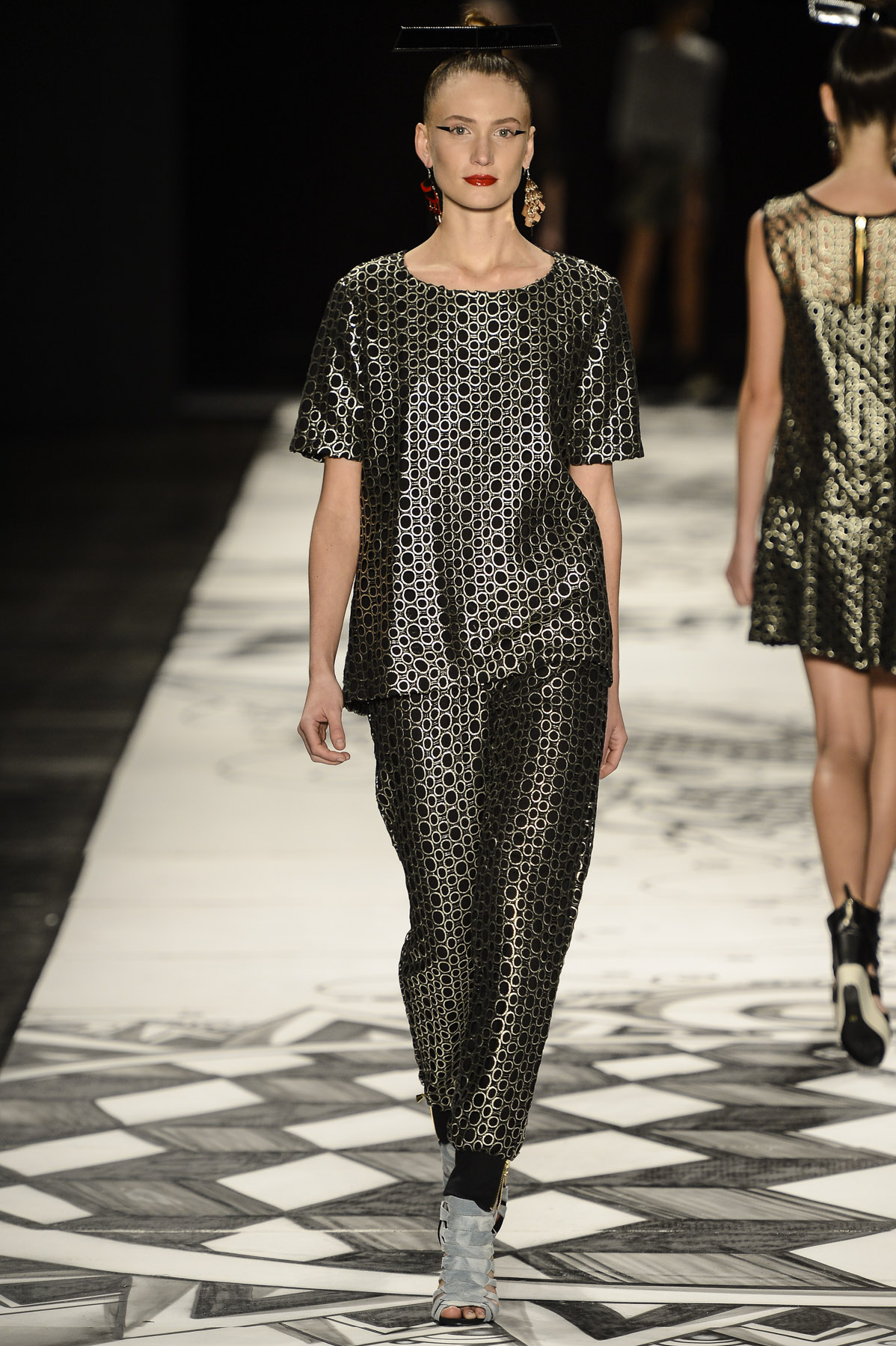 desfile-julianajabour-spfw-verao2014-025