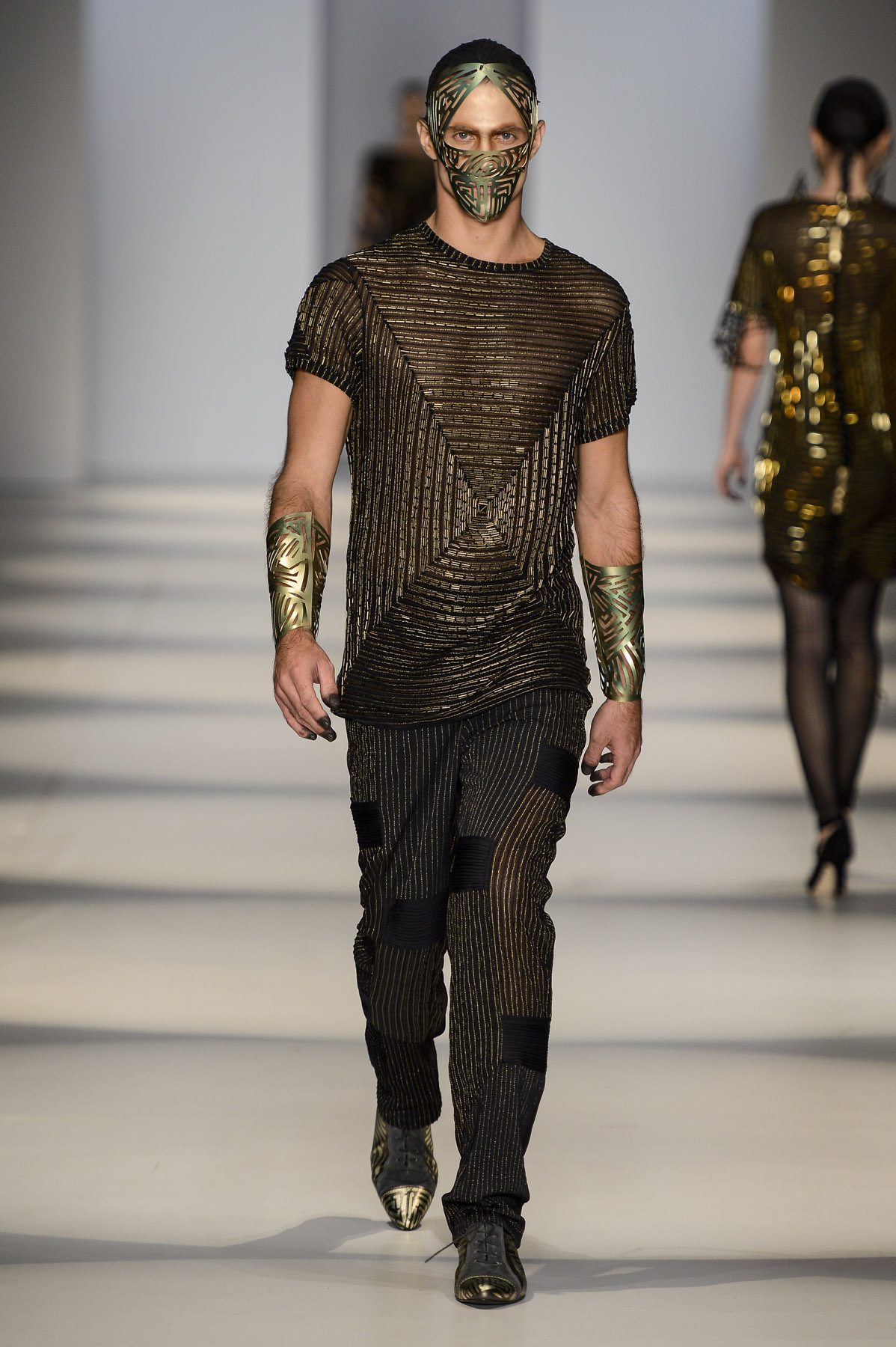 desfile-linovillaventura-spfw-verao2014-006