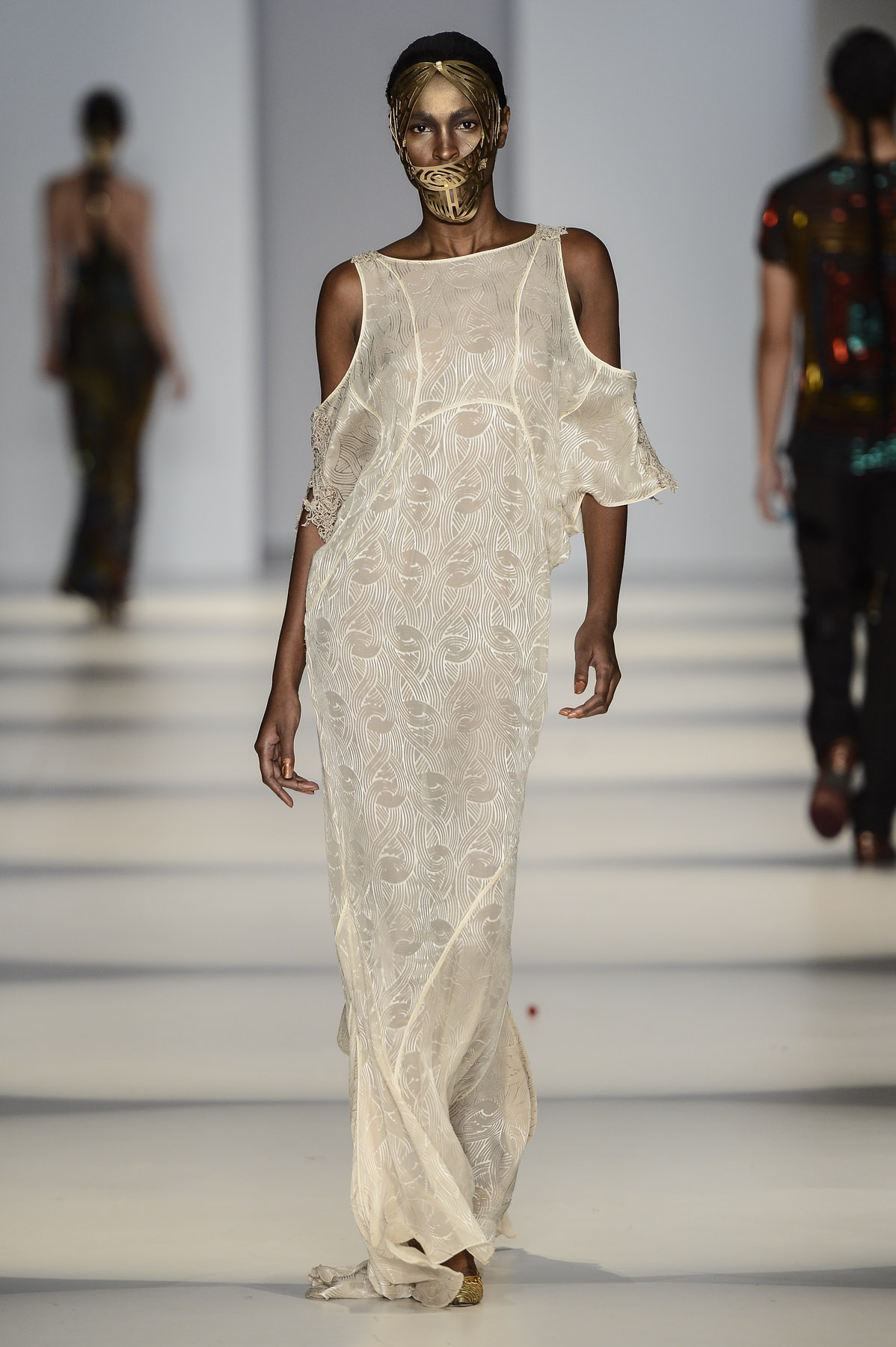 desfile-linovillaventura-spfw-verao2014-023