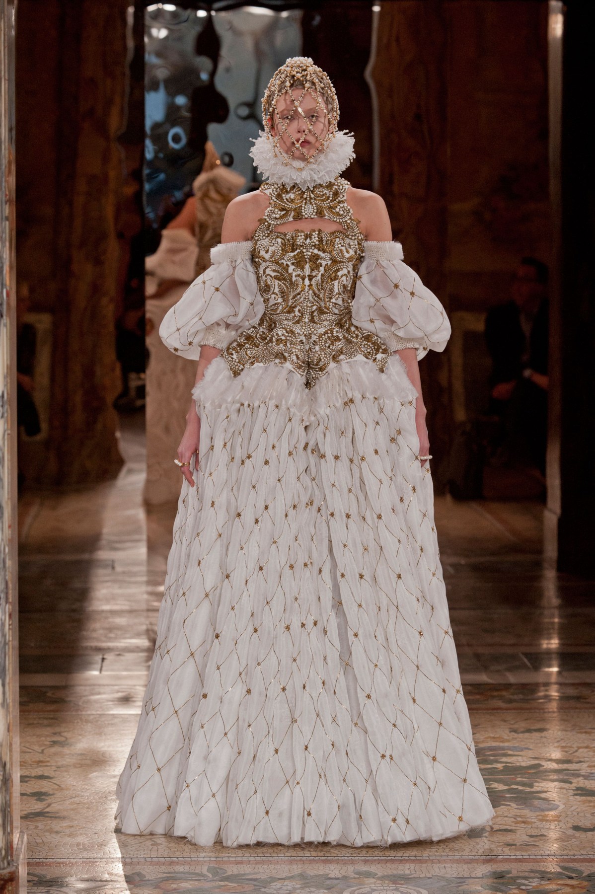 desfile-mcqueen-inverno2014-08