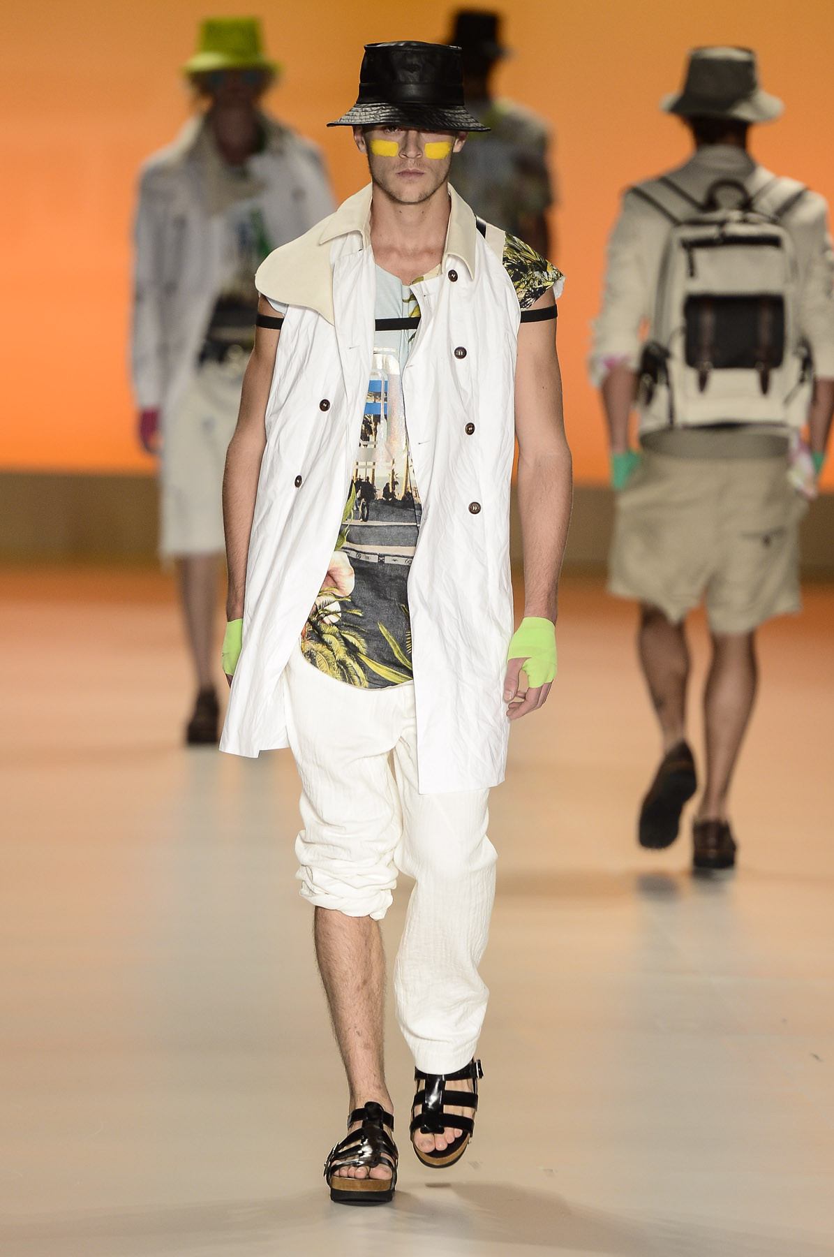 desfile-triton-spfw-verao2014-007