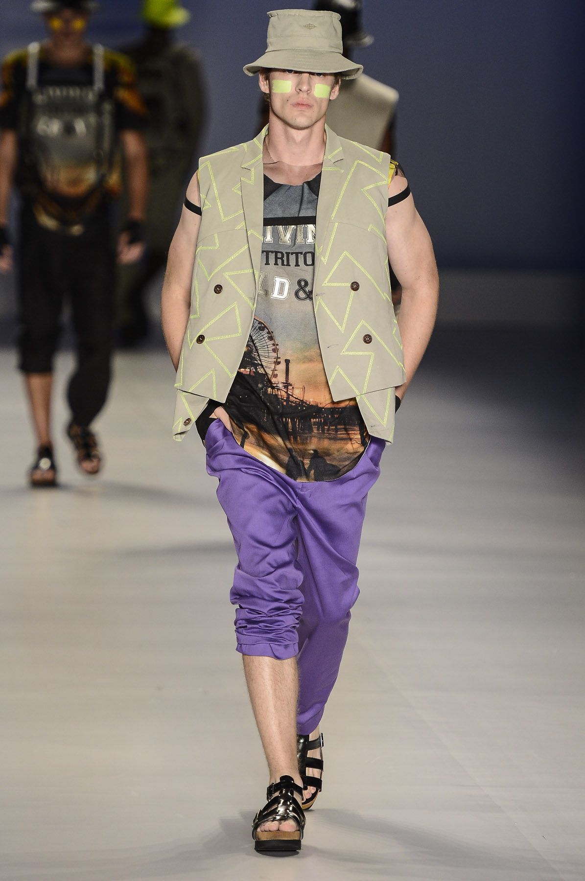 desfile-triton-spfw-verao2014-017