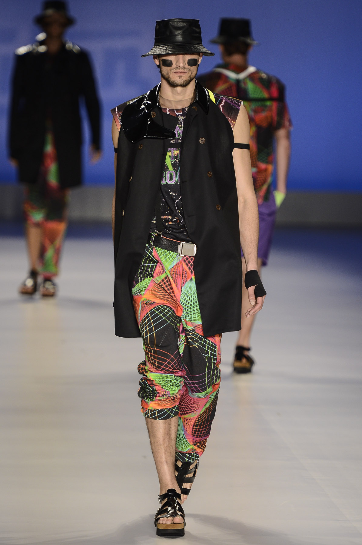 desfile-triton-spfw-verao2014-021