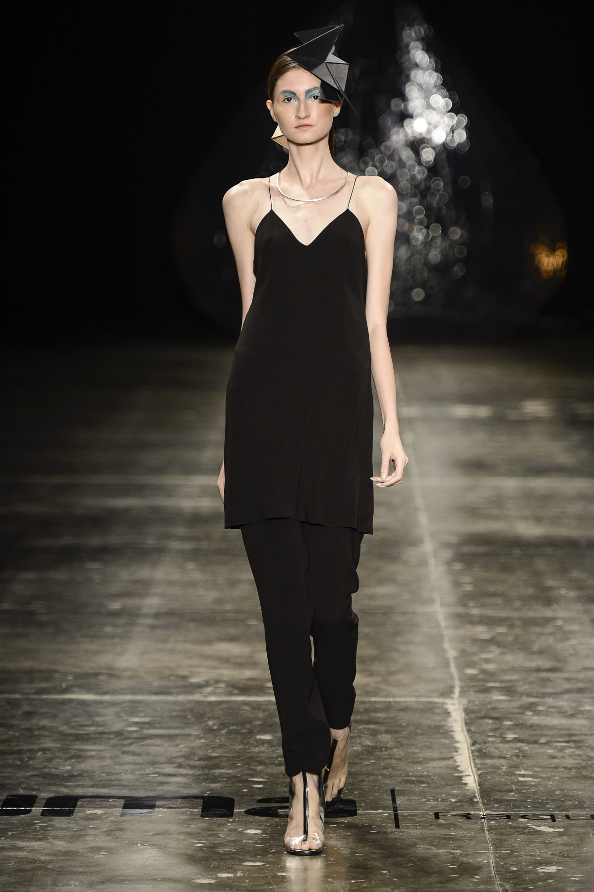 desfile-umaraqueldavidowicz-spfw-verao2014-029