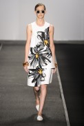 desfile-andreamarques-fashionrio-verao2014-0001