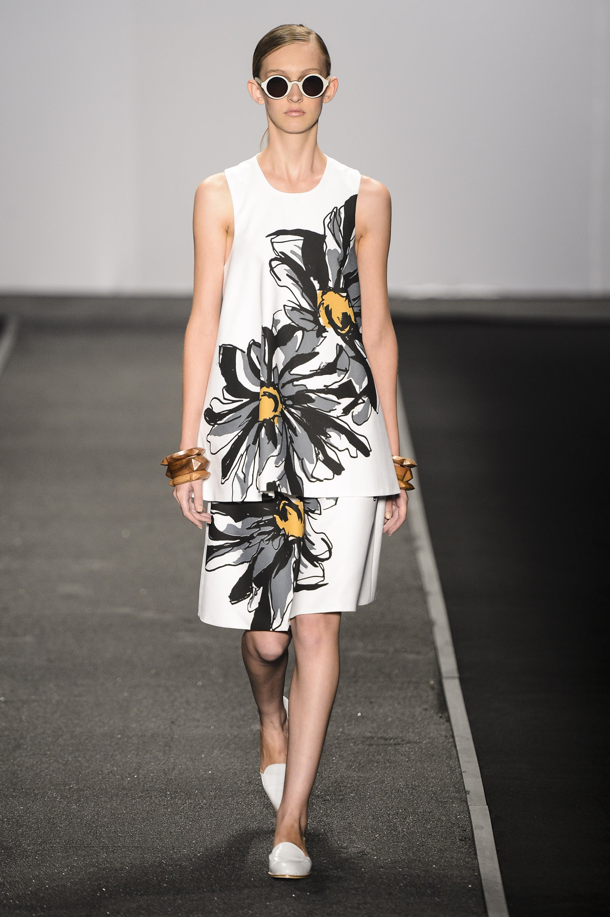 desfile-andreamarques-fashionrio-verao2014-0001