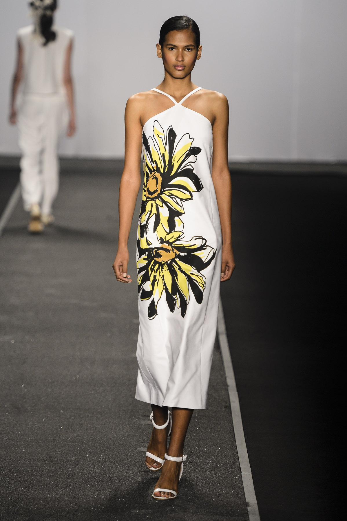 desfile-andreamarques-fashionrio-verao2014-0003
