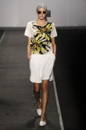 desfile-andreamarques-fashionrio-verao2014-0004
