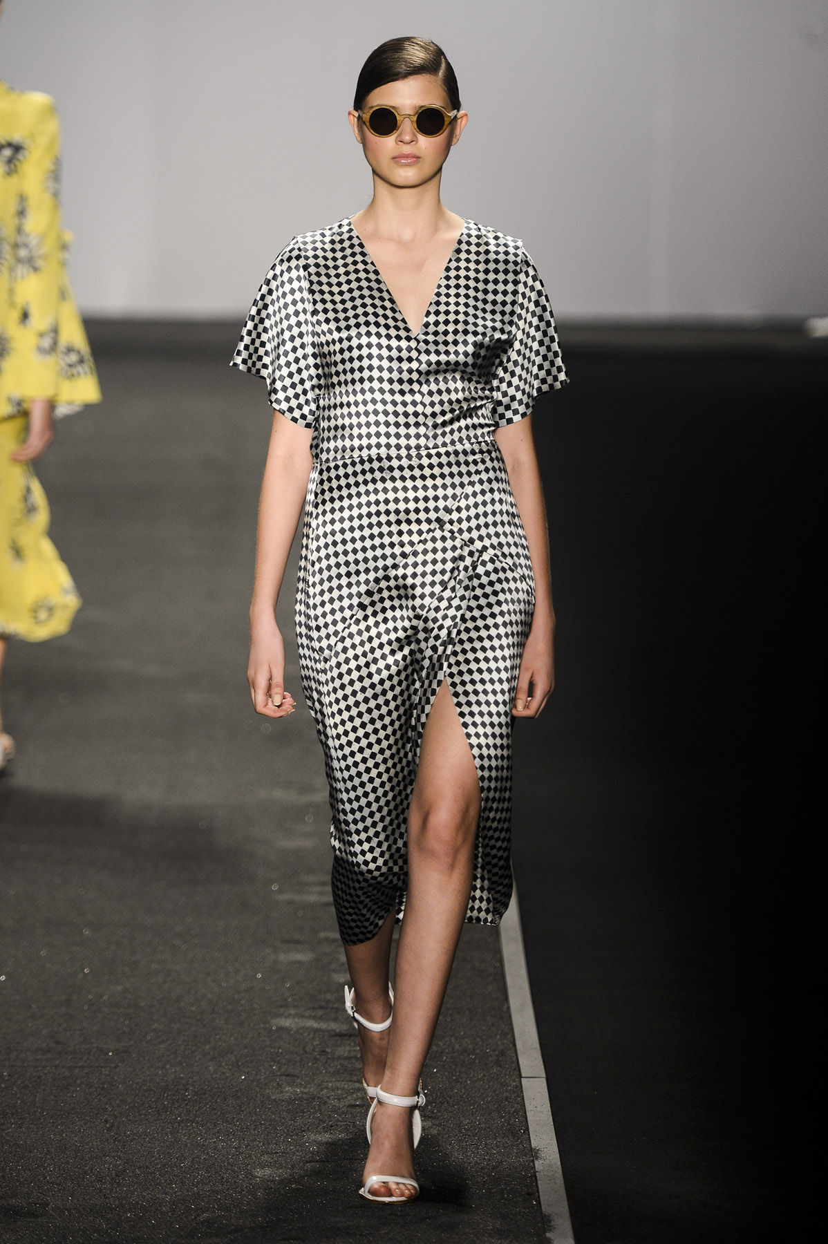 desfile-andreamarques-fashionrio-verao2014-0007