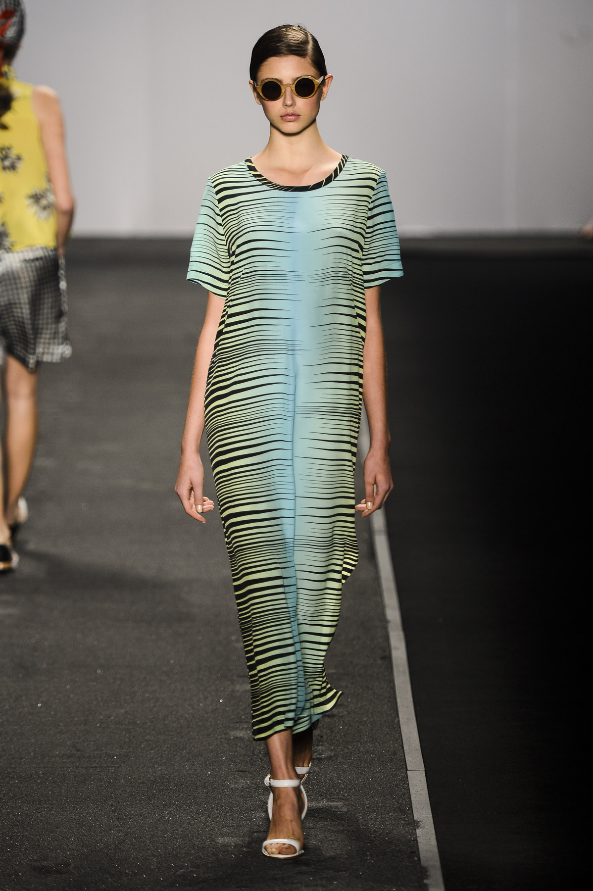desfile-andreamarques-fashionrio-verao2014-0009