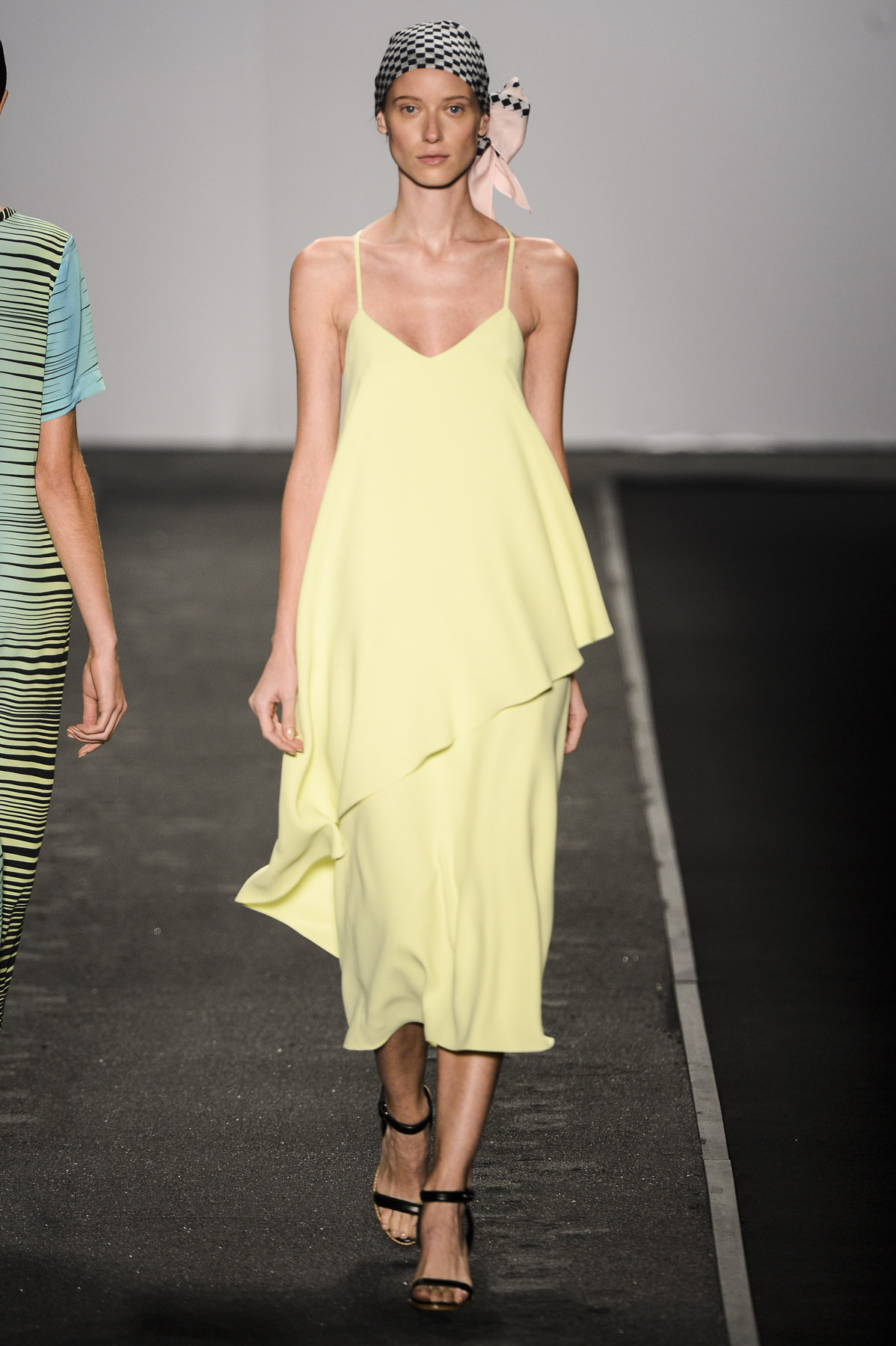 desfile-andreamarques-fashionrio-verao2014-0010
