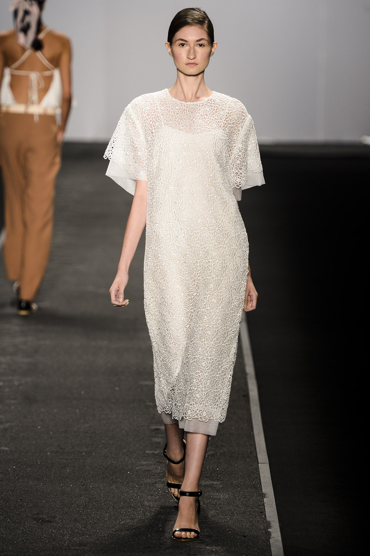 desfile-andreamarques-fashionrio-verao2014-0016