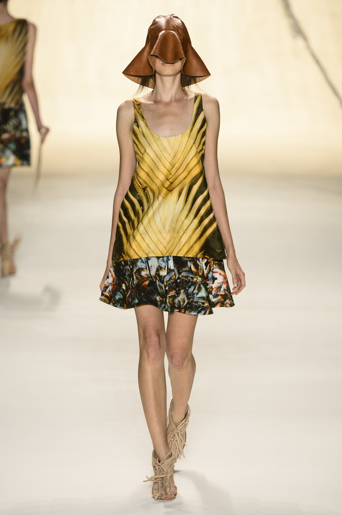 desfile-cantao-fashionrio-verao2014-021