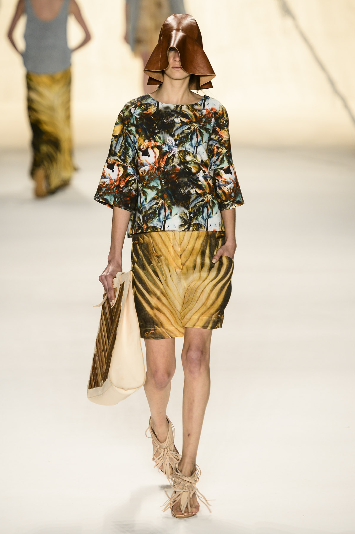 desfile-cantao-fashionrio-verao2014-023