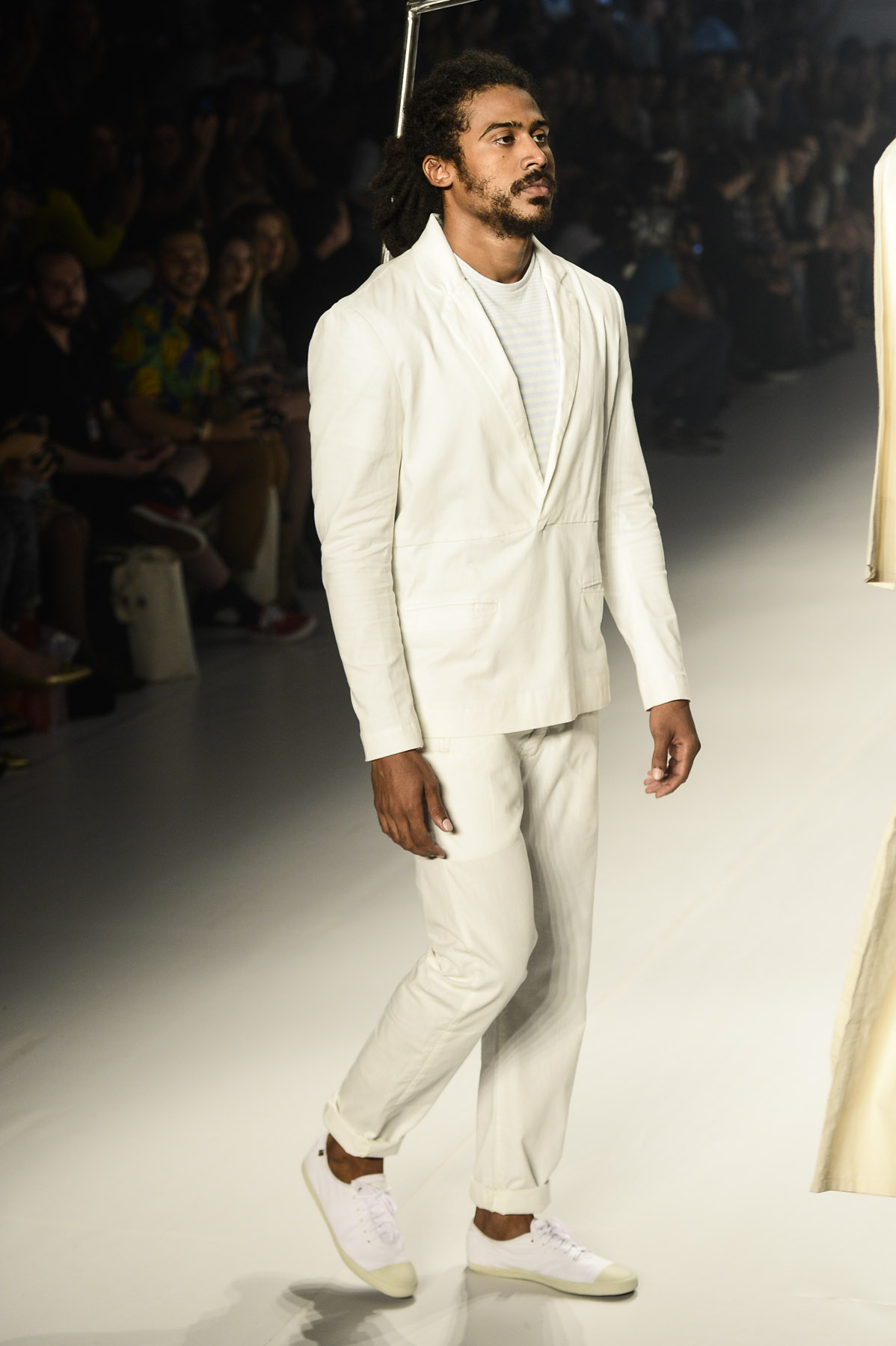 desfile-reserva-fashionrio-verao2014-004