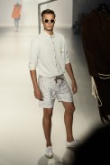 desfile-reserva-fashionrio-verao2014-008