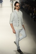desfile-reserva-fashionrio-verao2014-011